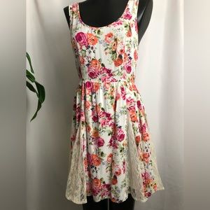 EUC✨Band of Gypsies | Sleeveless Floral & Lace Flare Midi Dress